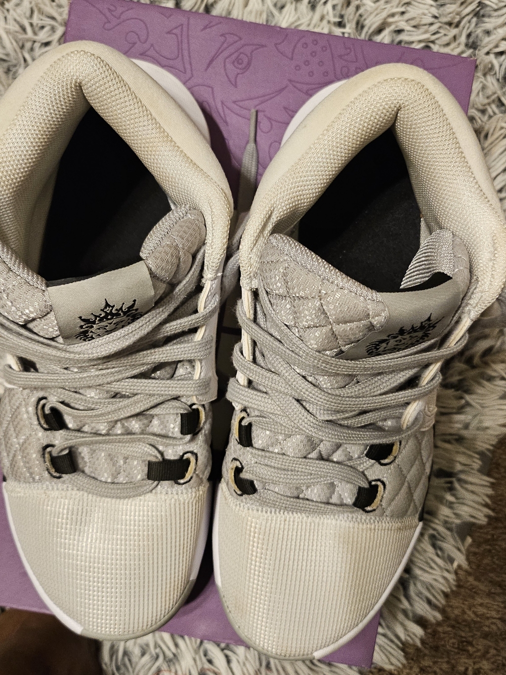 Nike LEBRON WITNESS Quilted Lace-Up Sneakers in Light Gray